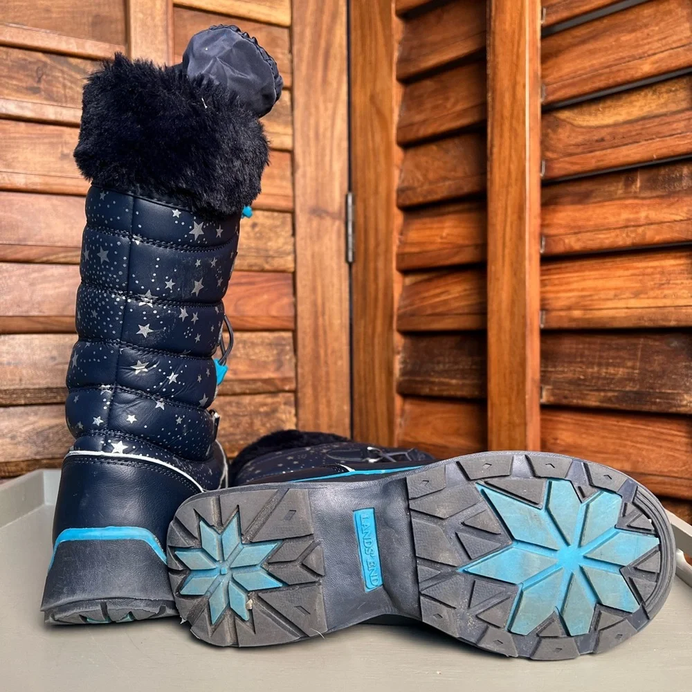 Lands End children’s cold weather boots. 💙 Navy with silver stars. Adorable!